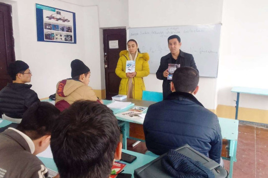 Presentations of new literature are conducted by employees of the Information Resource Center