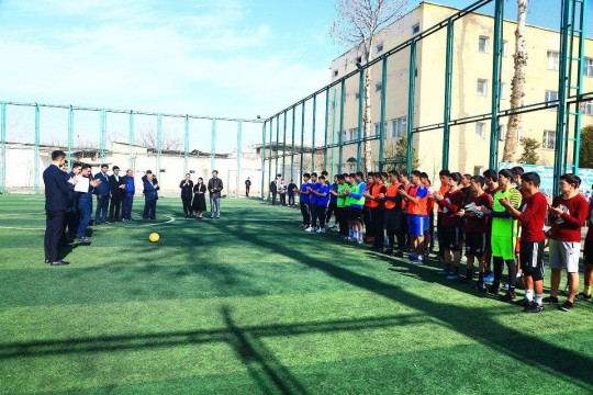 NamMQI jamoasi mini futbol bo'yicha  talabalar o'rtasidagi musobaqada ishtirok etmoqda