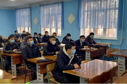 A master class was held on the problems of energy stability.