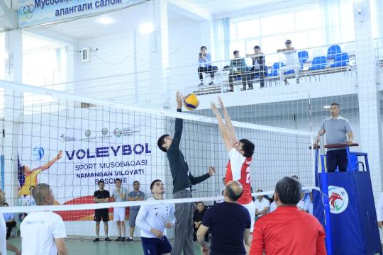 Institut sport majmuasida boshlangan voleybol boʻyicha xotira turniri.