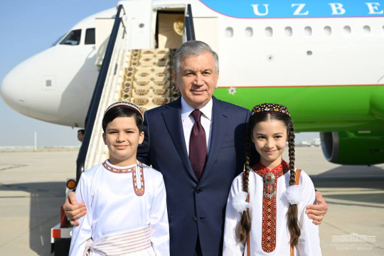 Shavkat Mirziyoyev came to Ashgabat on a practical visit