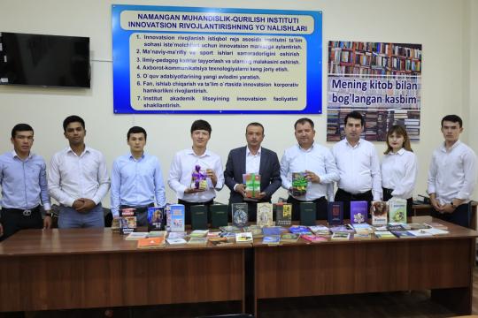 Graduates of the Faculty of Energy and Labor Protection donated books to the information resource center of the institute