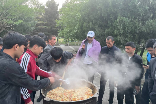 Talabalar uchun iftorlik dasturxoni yozildi