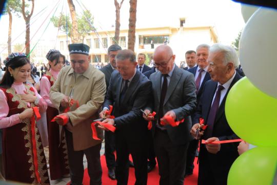 Rektor Namangan davlat pedagogika institutining yangilangan maʼmuriy binosi ochilishida ishtirok etdi