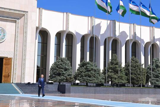 Prezident Shavkat Mirziyoyev Buxoro viloyatiga jo‘nab ketdi