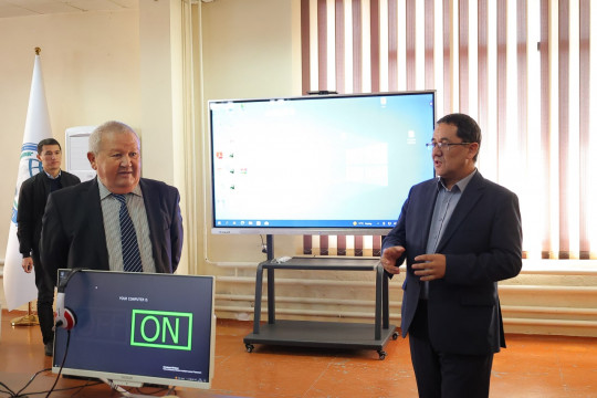 Professors and teachers of Osh State University teach at NamECI