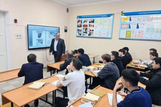 NamECI docents teach students of South Kazakhstan University